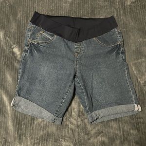 Maternity shorts